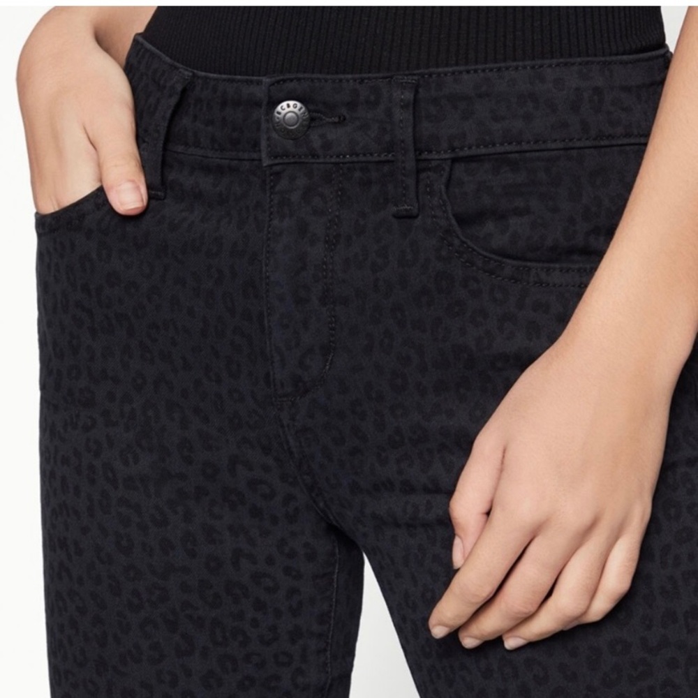 BCBG Generation - Leopard Print Skinny Jeans - size 26 - Picture 4 of 5